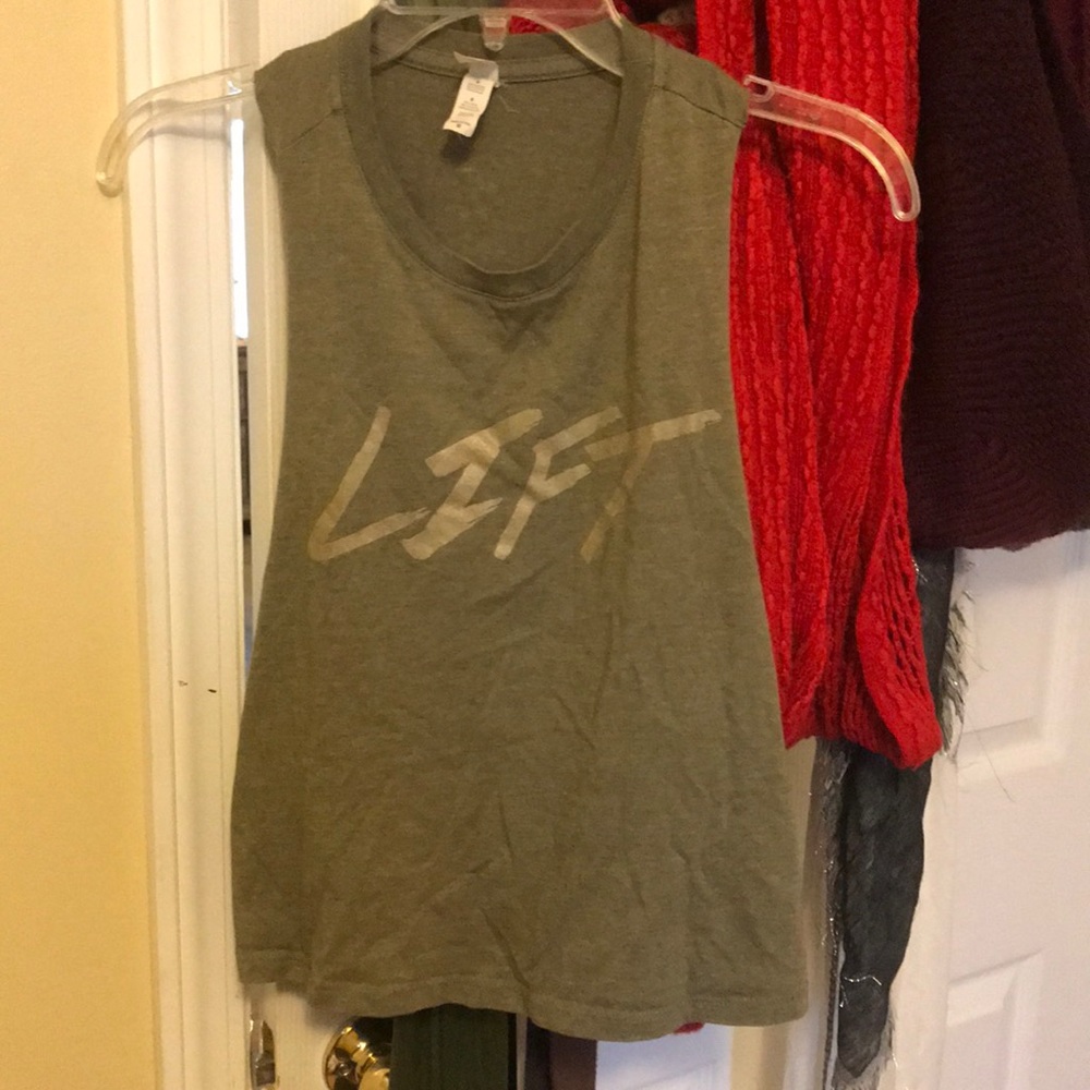 Muscle crop tank